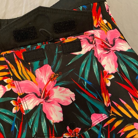 Hurley floral 20” board shorts swim trunk size 20 - Picture 6 of 8